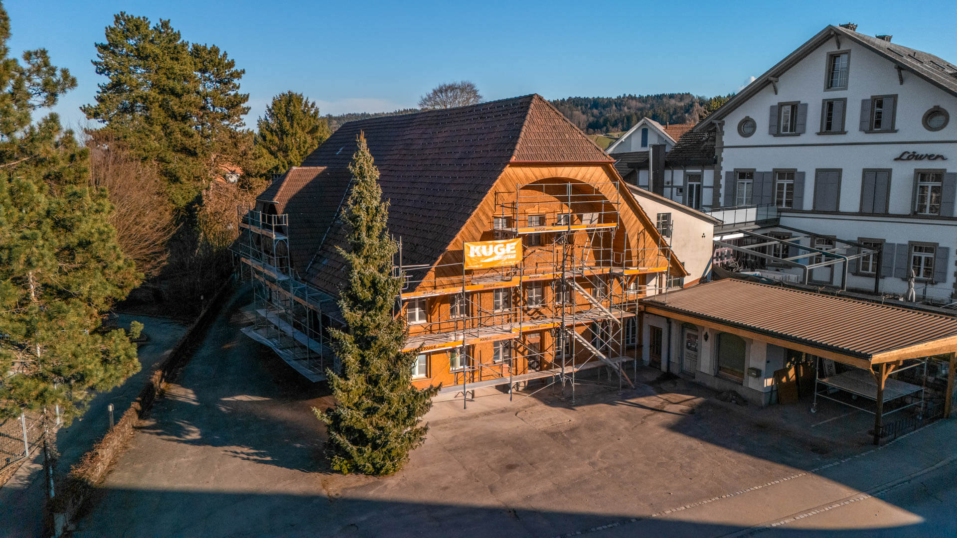 Gerüst mieten für ein Wohnhaus in der Region Basel – Foto: KUGE Bau AG