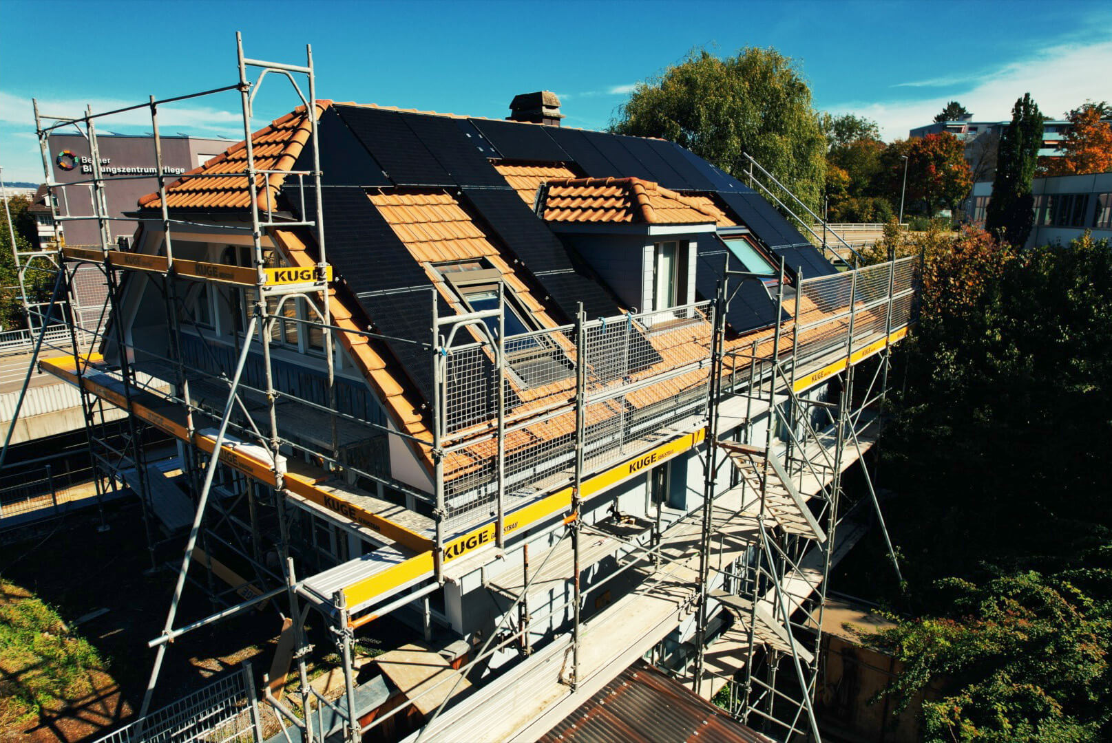 Solargerüste in der Region Basel – Foto: KUGE Bau AG